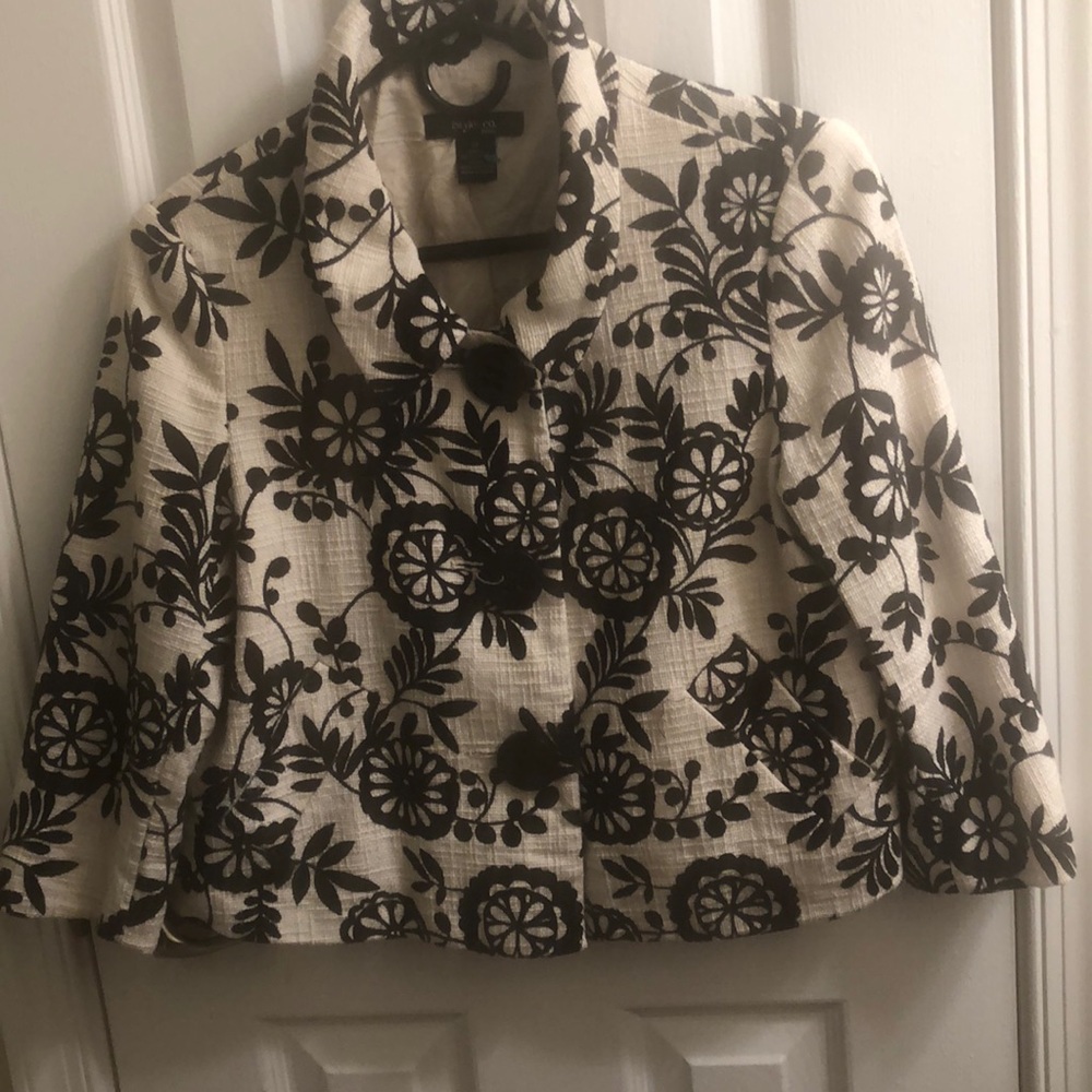 Blazer - Picture 3 of 3